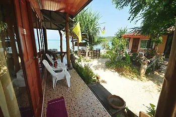 Dee Dee Beach House Phi Phi Don 2*,