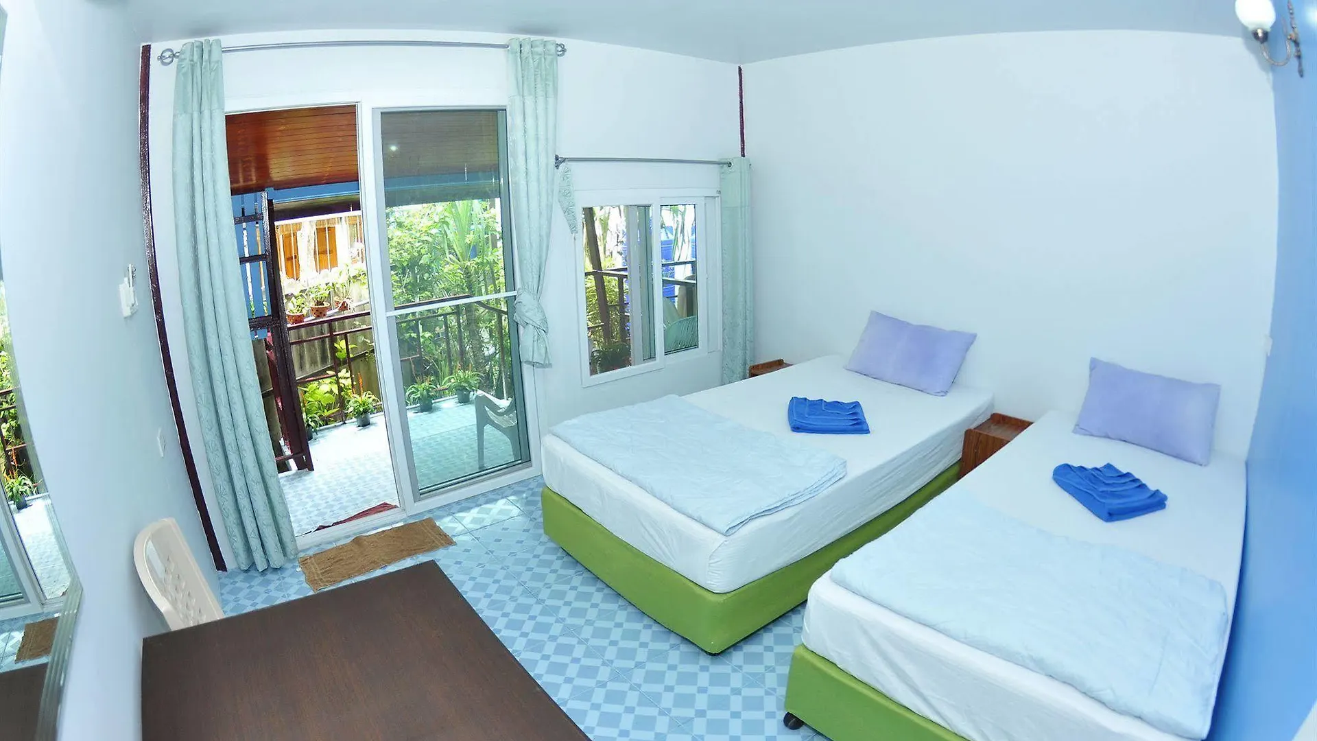 Hotel Dee Dee Beach House Phi Phi Don