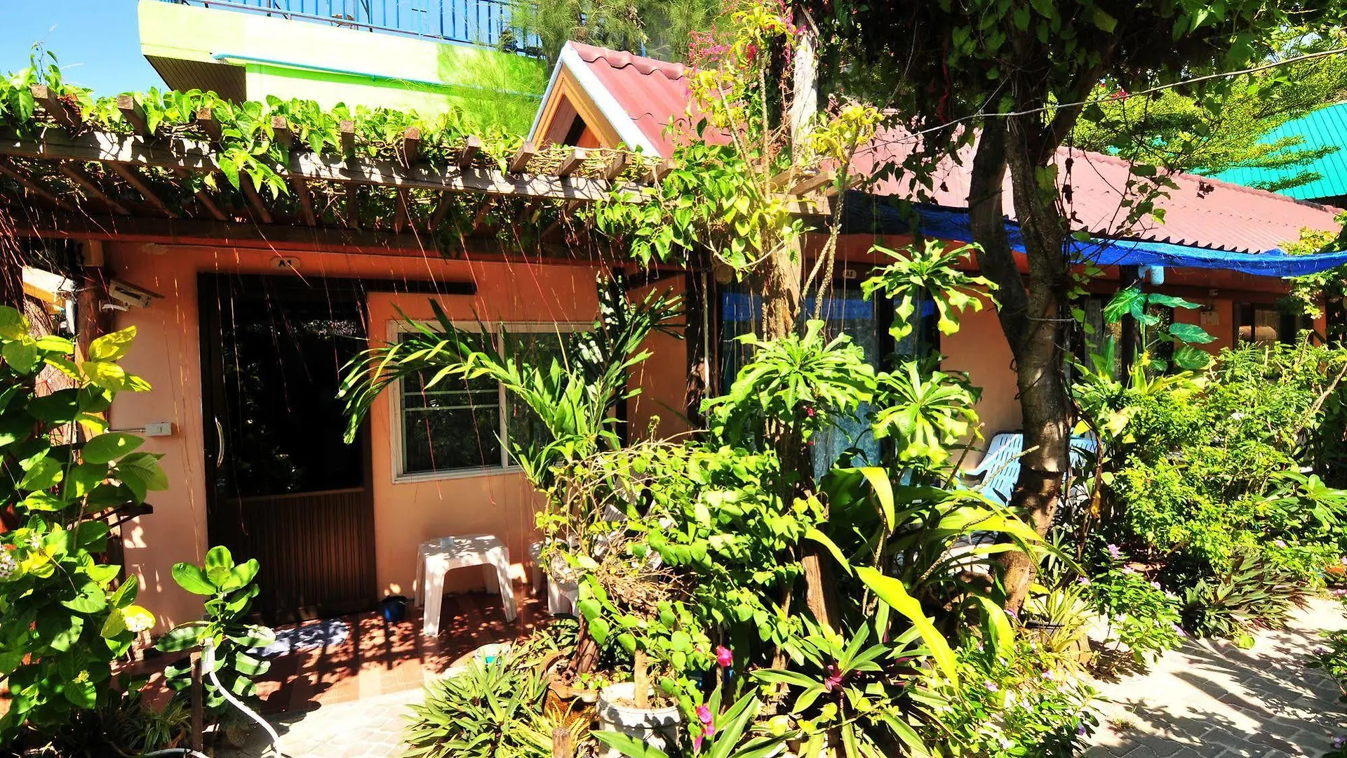 Dee Dee Beach House Phi Phi Don