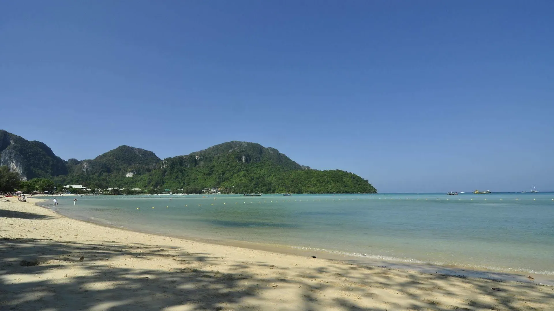Dee Dee Beach House Phi Phi Don Thailand