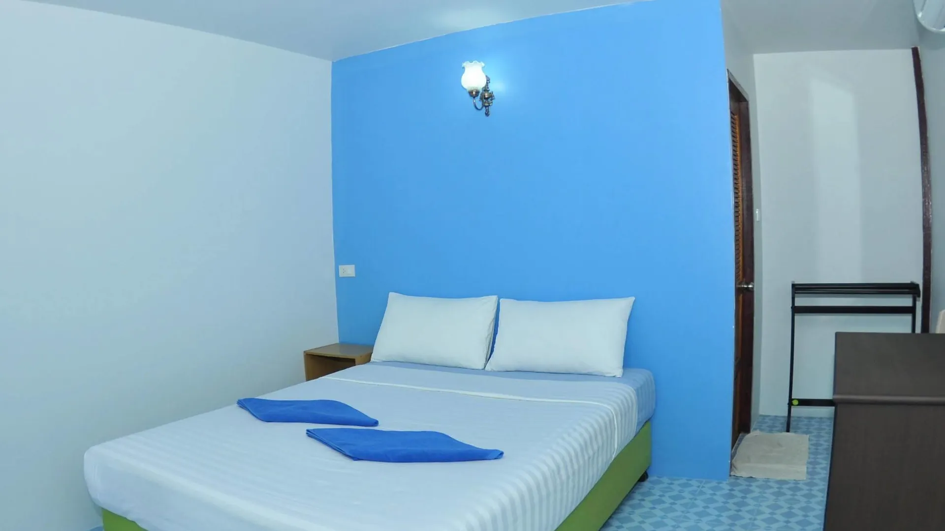 Dee Dee Beach House Islas Phi Phi 2*,